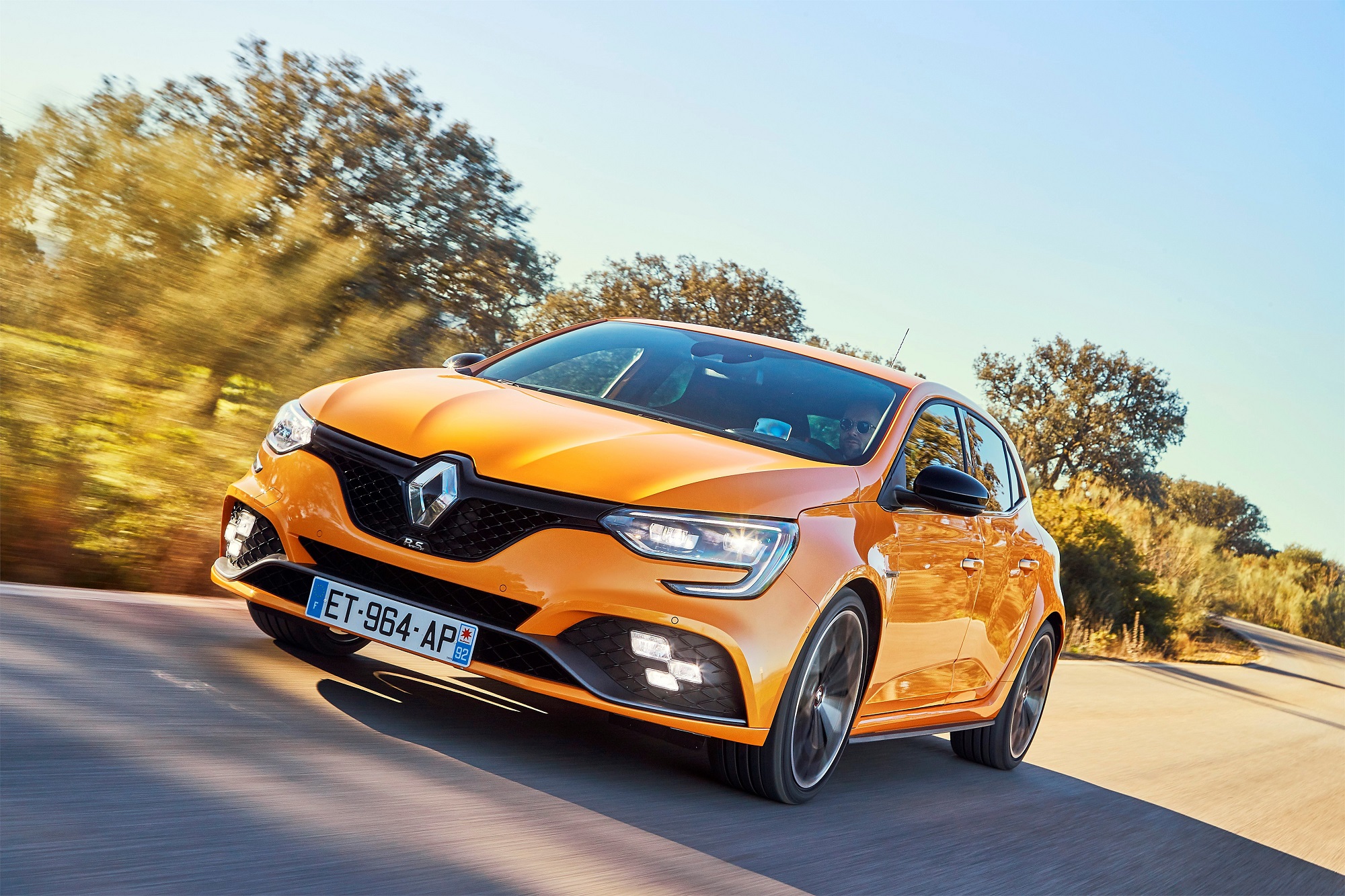 Der-Potenza-S001-von-Bridgestone-auf-dem-neuen-Renault-Mégane-R.S.