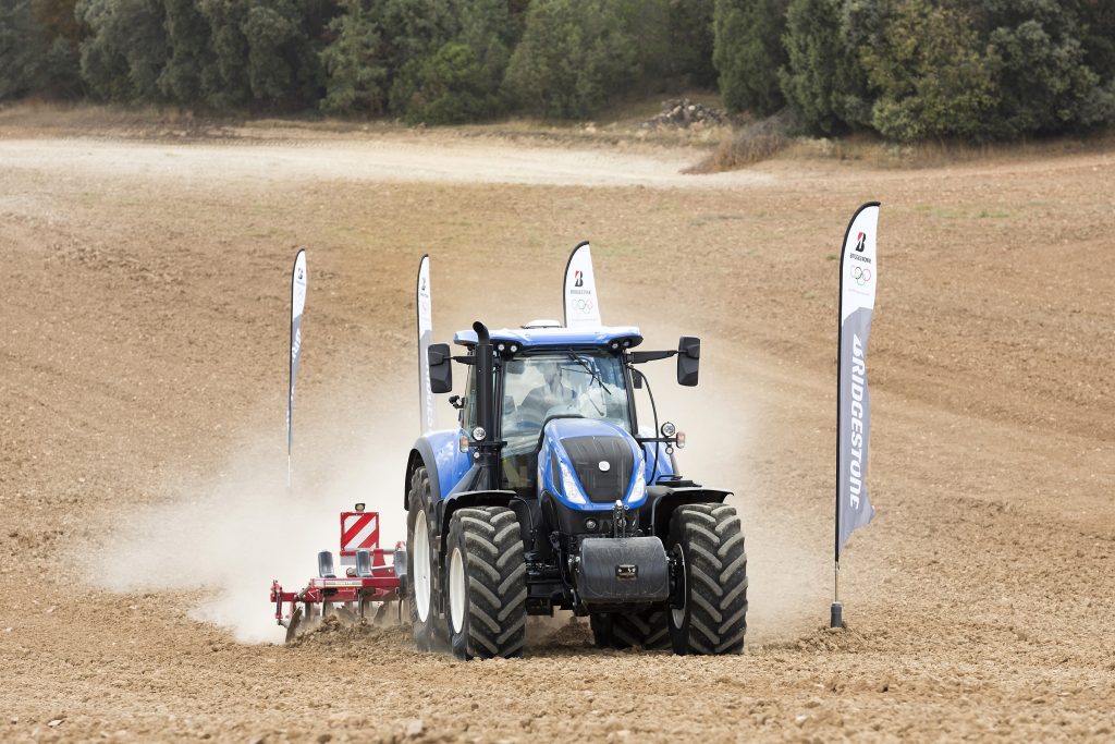 Bridgestone führt neuen Landwirtschaftsreifen ein