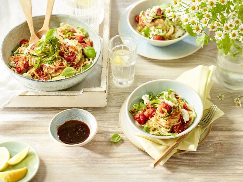 Sommerliche Pasta mit Kirschtomaten-Sugo