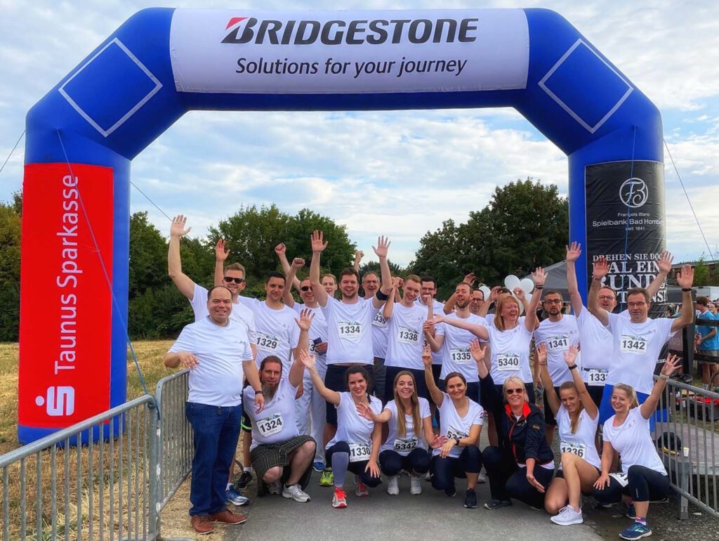 Bridgestone Mitarbeiter zeigen Team Spirit beim After Work Run