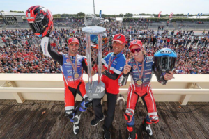F.C.C. TSR Honda France gewinnt FIM EWC Meisterschaft auf Bridgestone